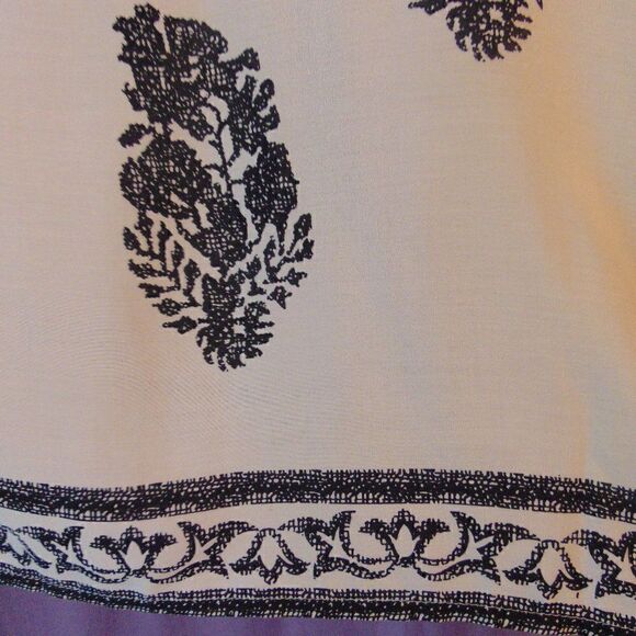 NWT JADE Ivory & Black V Neck Flowy Lightweight Open Arm Floral Tunic Size S/M - Picture 3 of 10